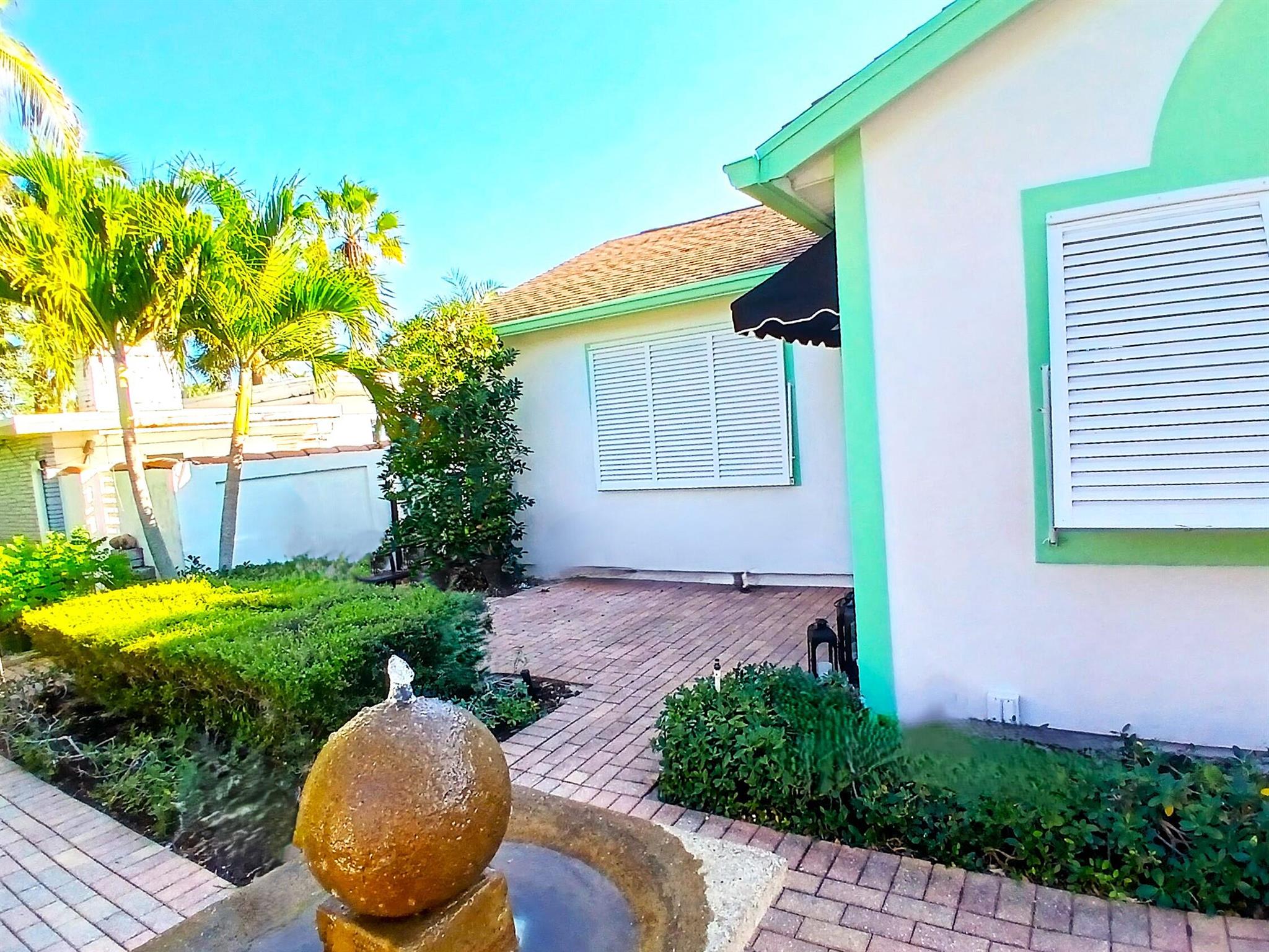 NORTH LAKE WORTH BEACH - Residential Income