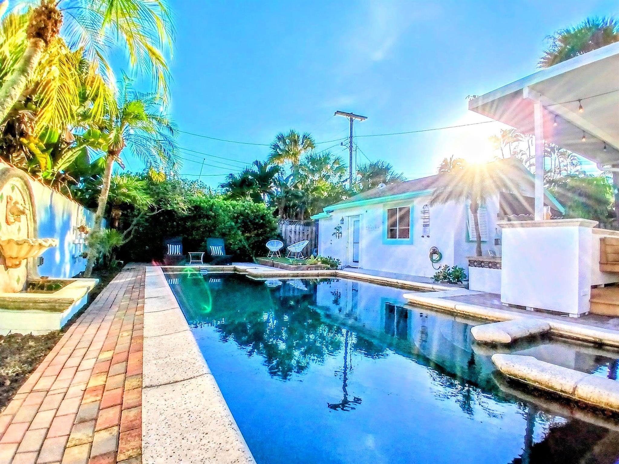 NORTH LAKE WORTH BEACH - Residential Income
