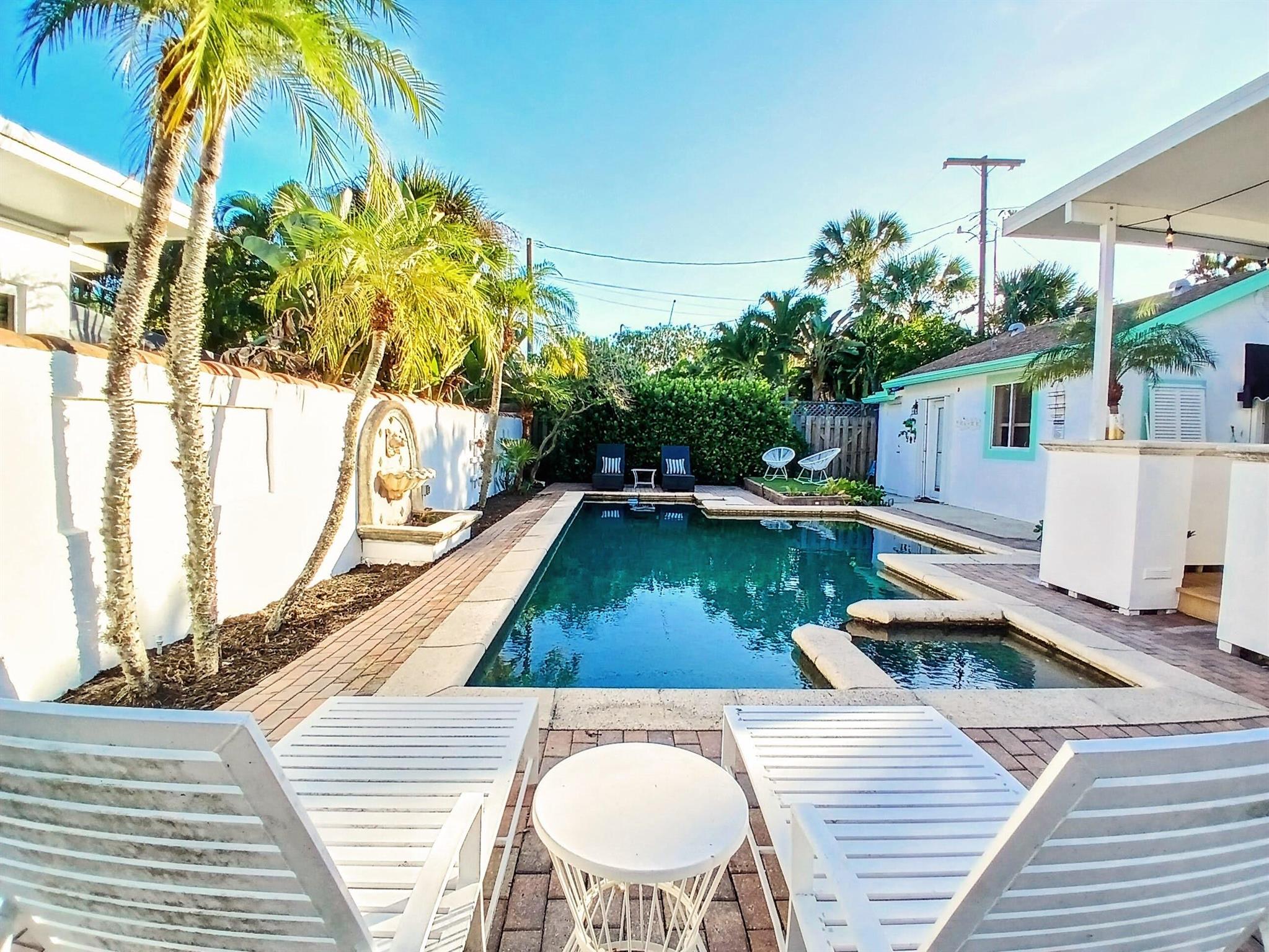 NORTH LAKE WORTH BEACH - Residential Income