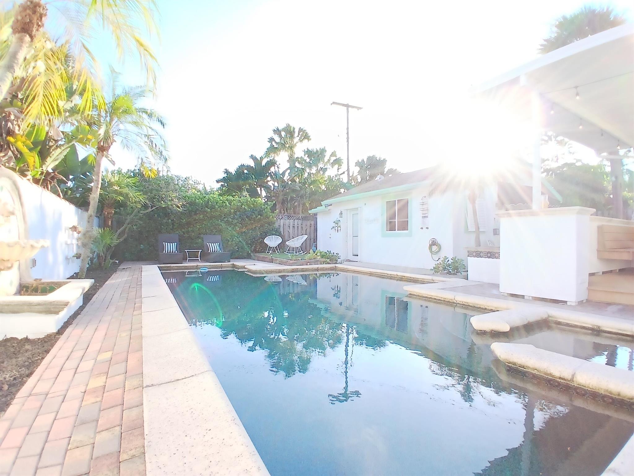 NORTH LAKE WORTH BEACH - Residential Income