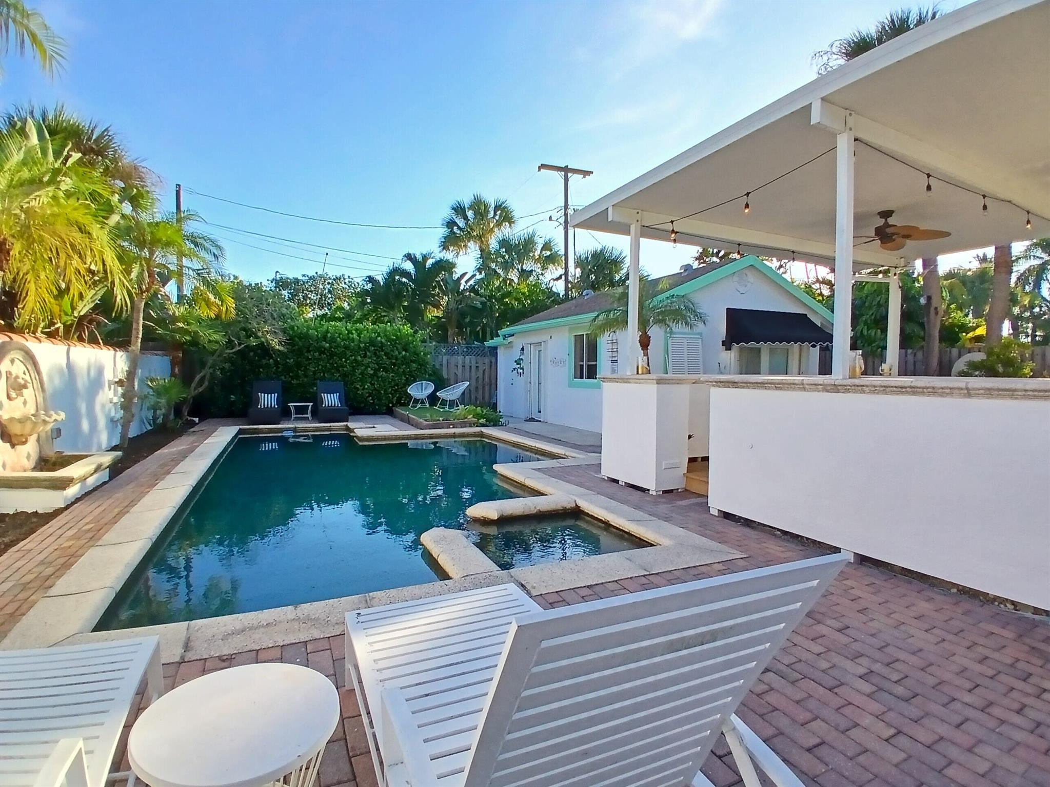 NORTH LAKE WORTH BEACH - Residential Income
