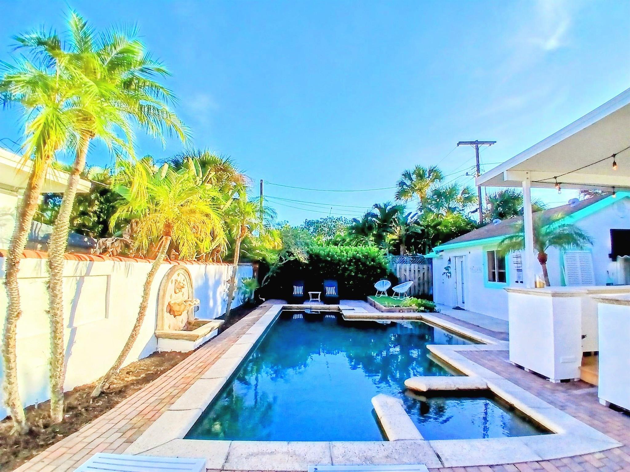 NORTH LAKE WORTH BEACH - Residential Income