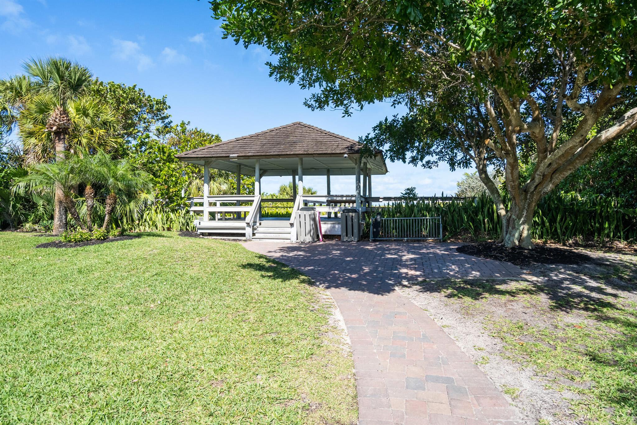 CASTAWAY COVE WAVE V - Residential