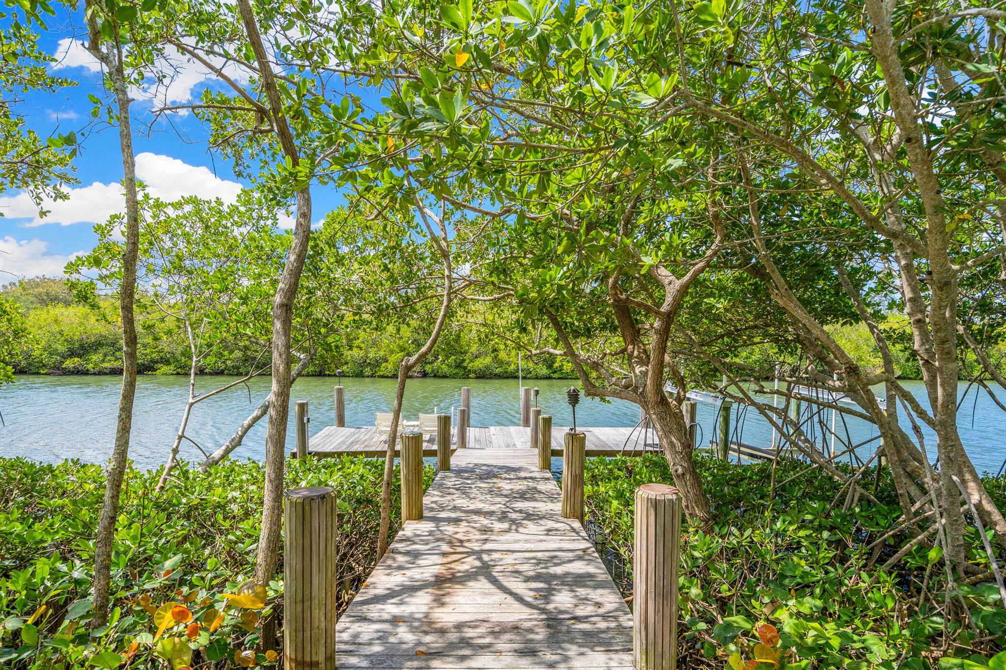 CASTAWAY COVE WAVE V - Residential