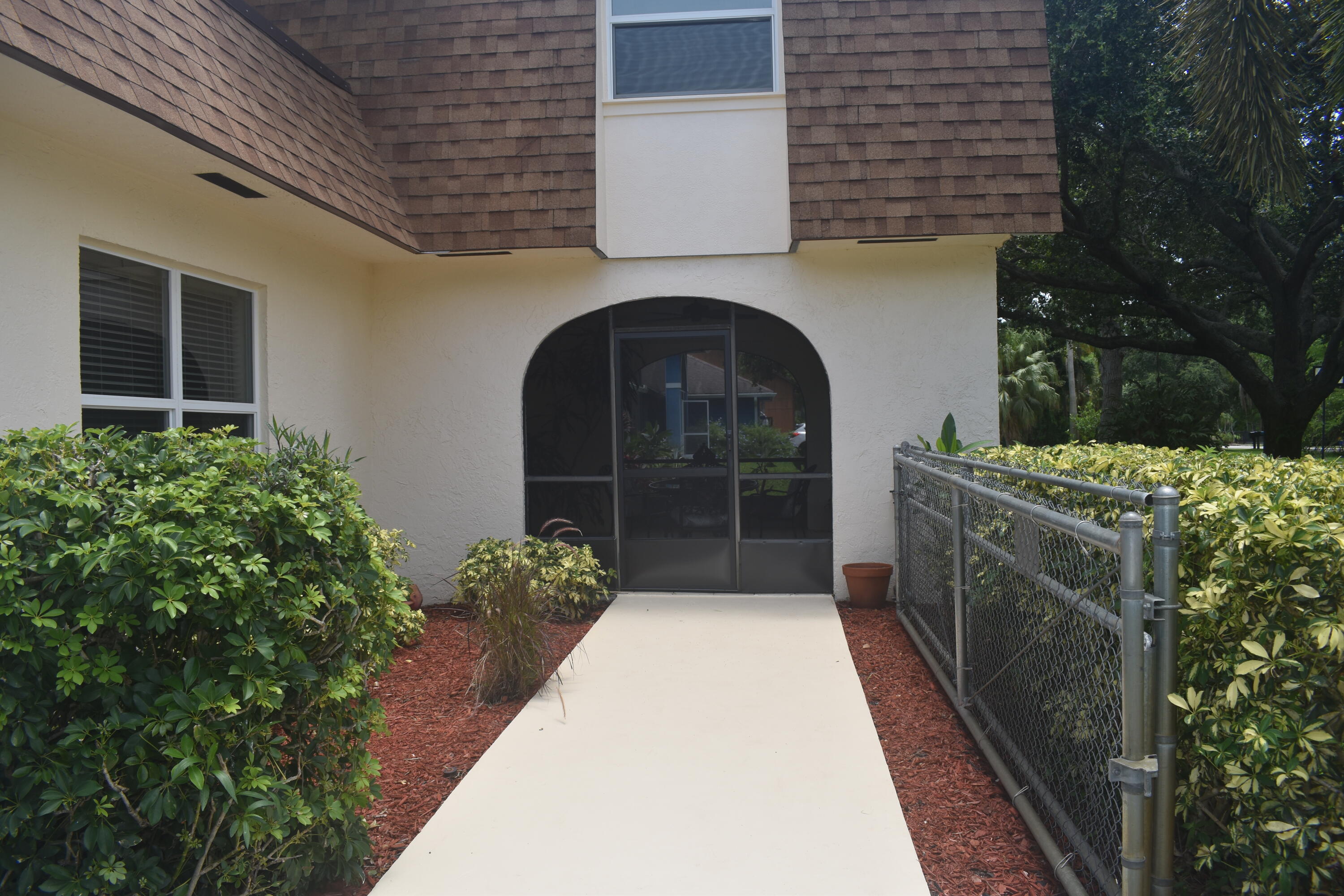 5345 Palm Way