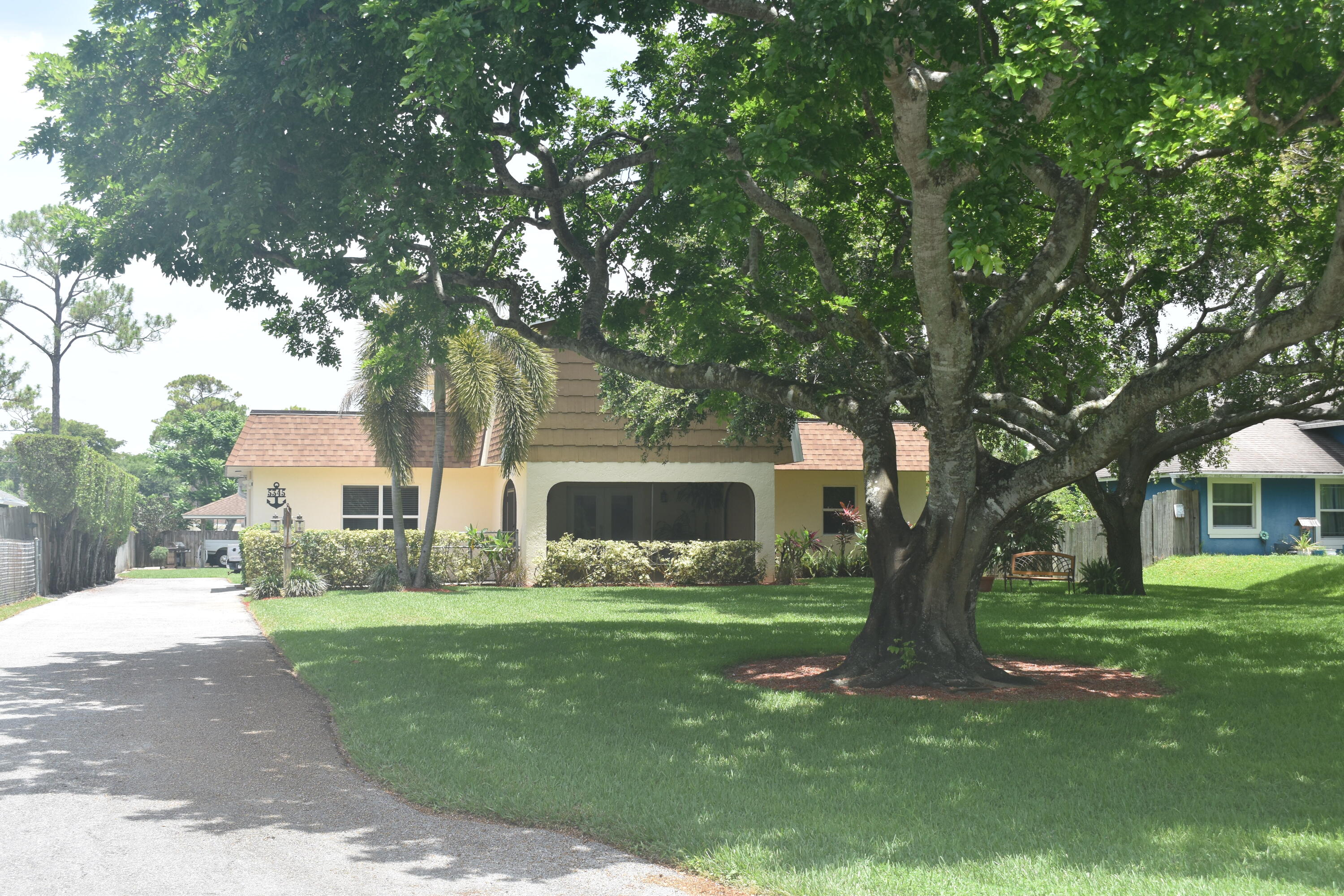 5345 Palm Way