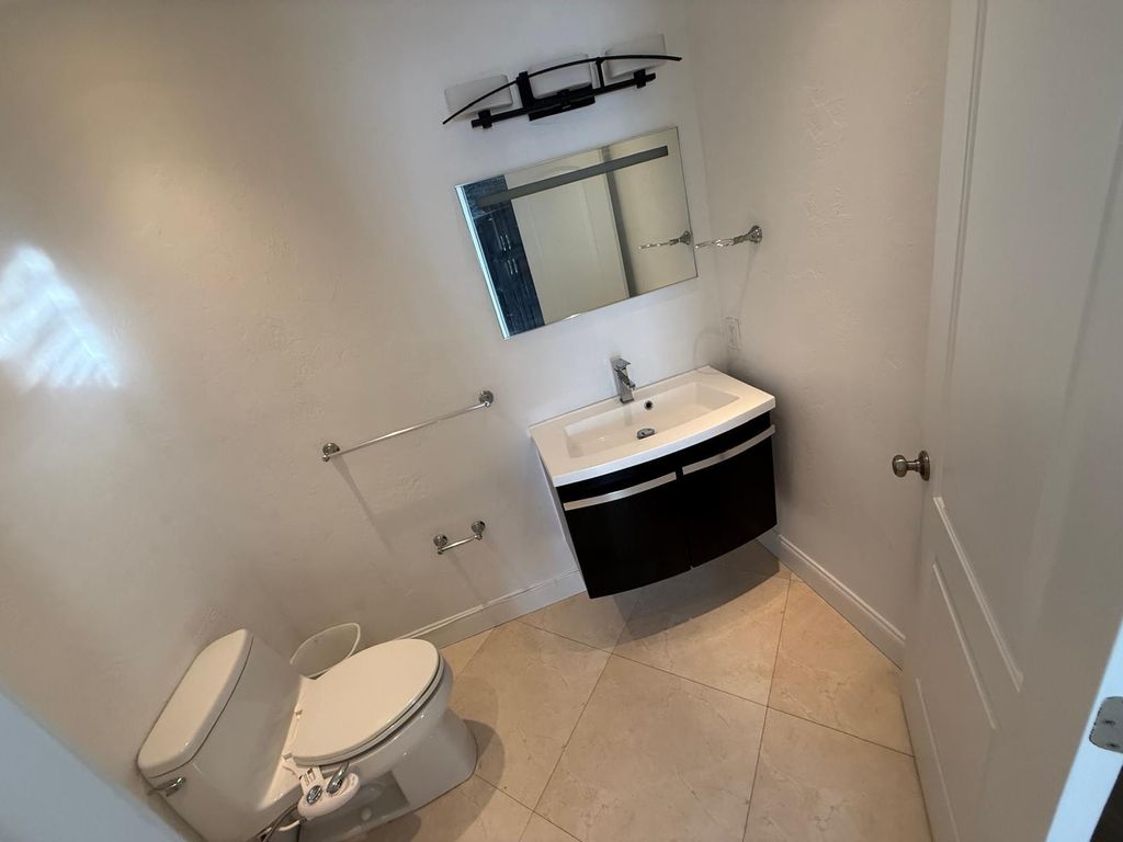 Photo of 2634 Yacht Club Boulevard, Fort Lauderdale, FL 33304 (MLS # B26009200)