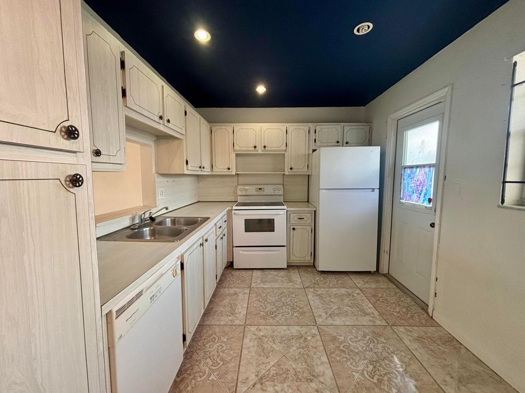 Photo of 232 NE 12th Avenue #501, Hallandale Beach, FL 33009 (MLS # B26018553)