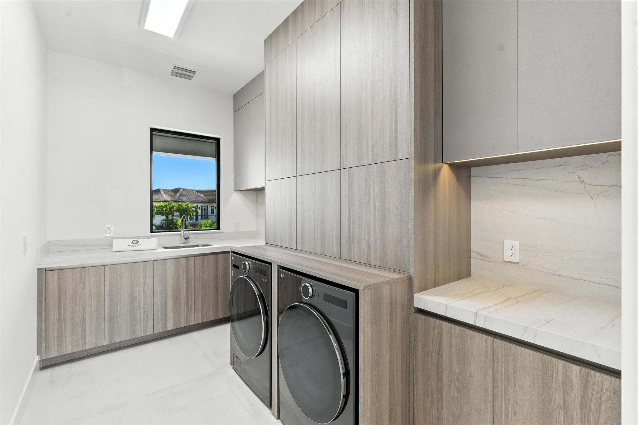 BLUE INLET - Residential