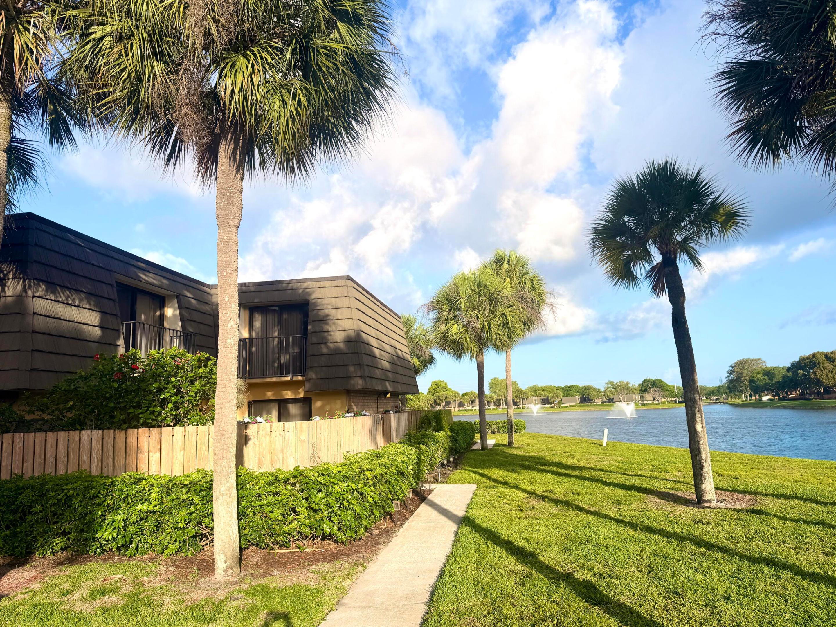 812 8th Way, West Palm Beach, FL, 33407/$359,000 1 812 8th Way