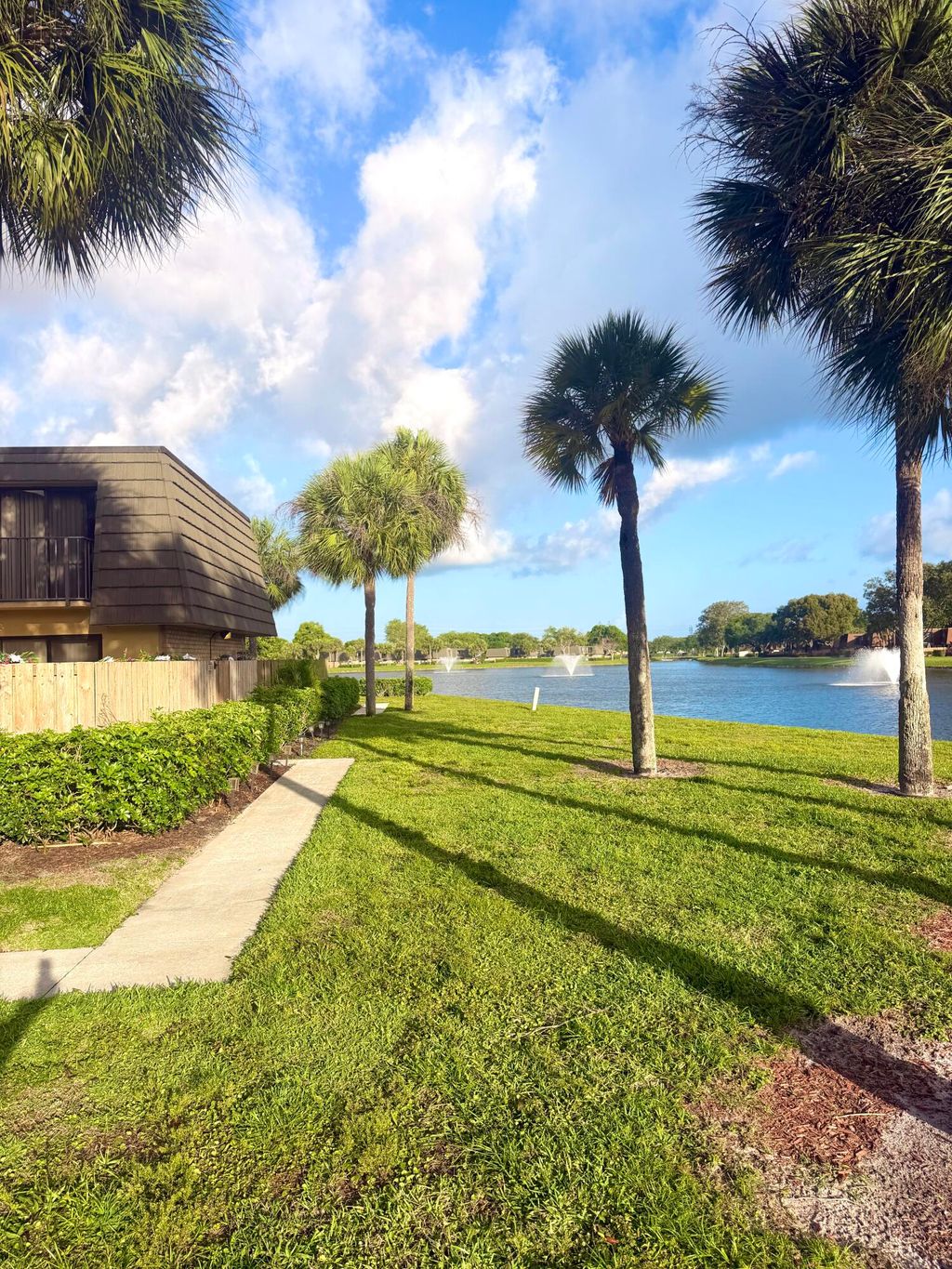 Photo of 812 8th Way, West Palm Beach, FL 33407 (MLS # B26015534)