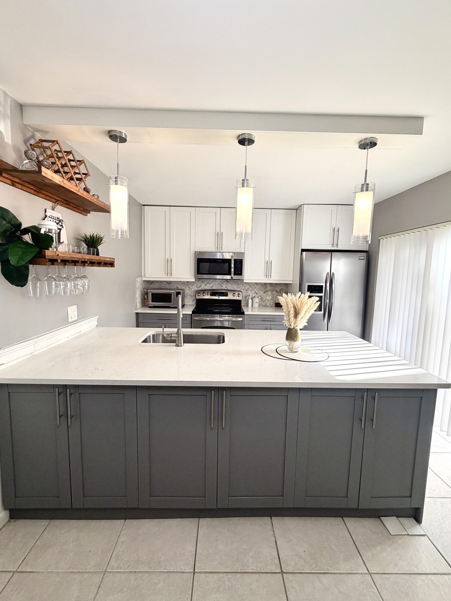 VILLAGE OF SANDALWOOD LAKES 1 - Residential