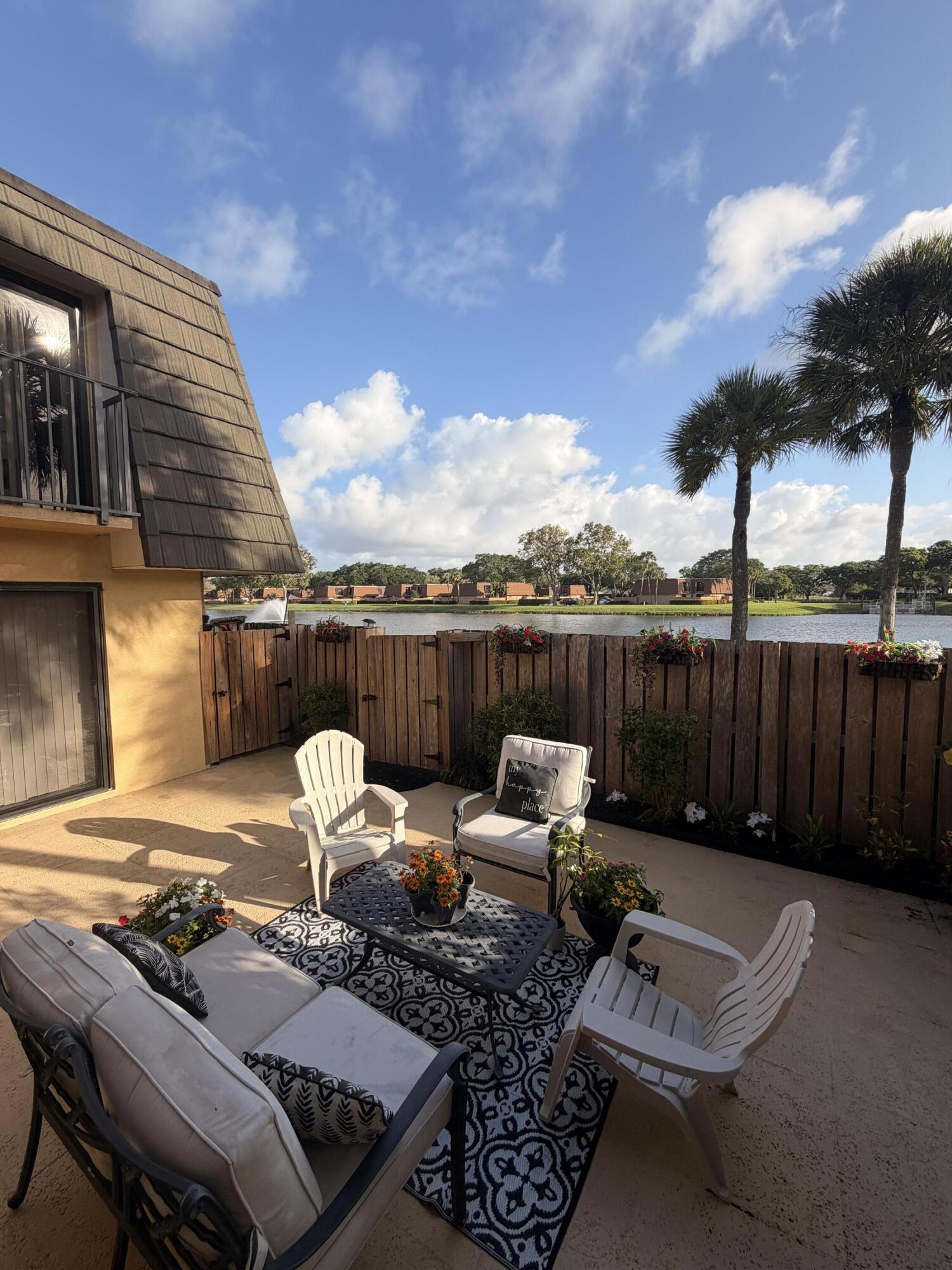 812 8th Way, West Palm Beach, FL, 33407/$359,000 4 812 8th Way