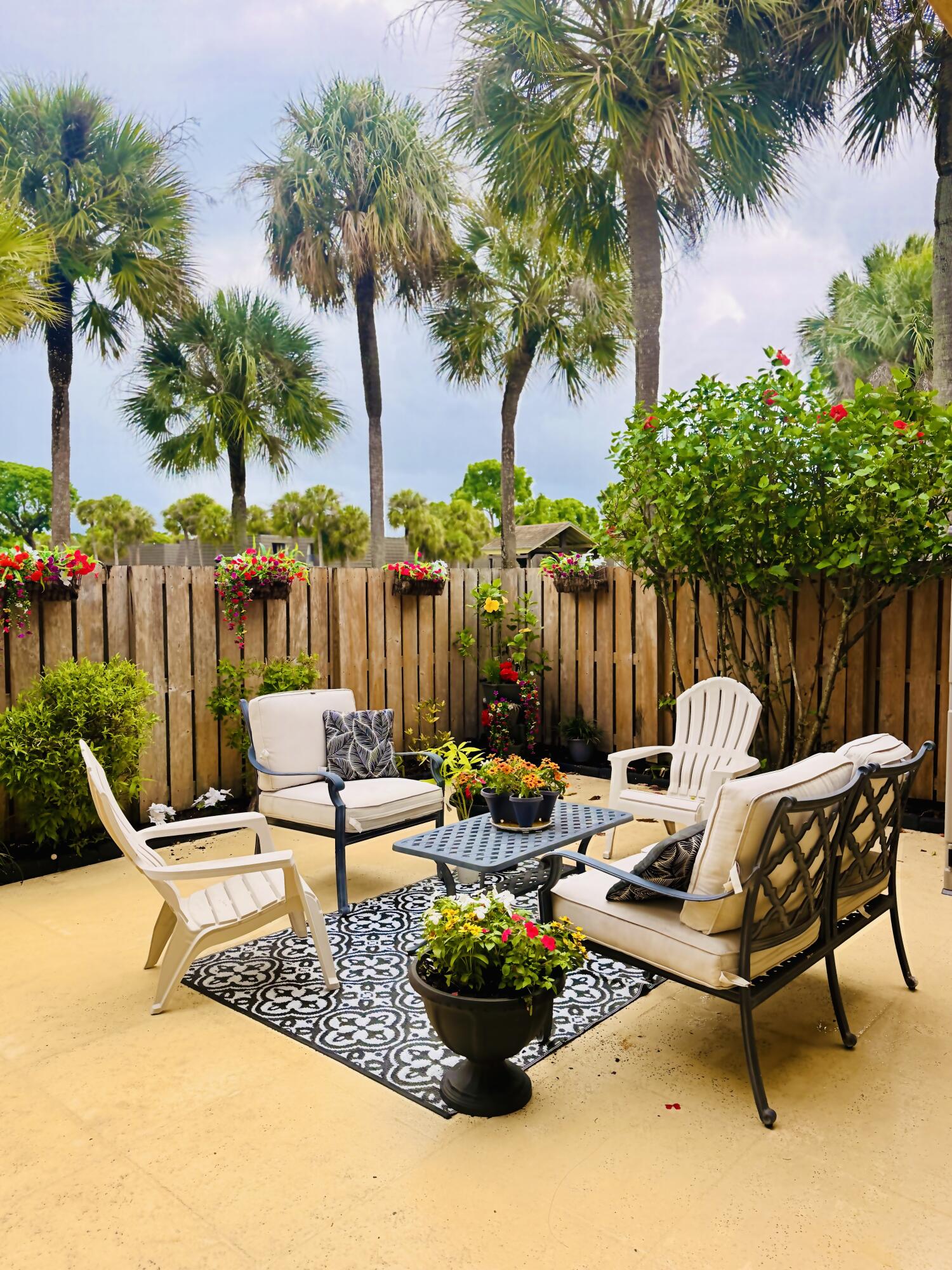 812 8th Way, West Palm Beach, FL, 33407/$359,000 3 812 8th Way