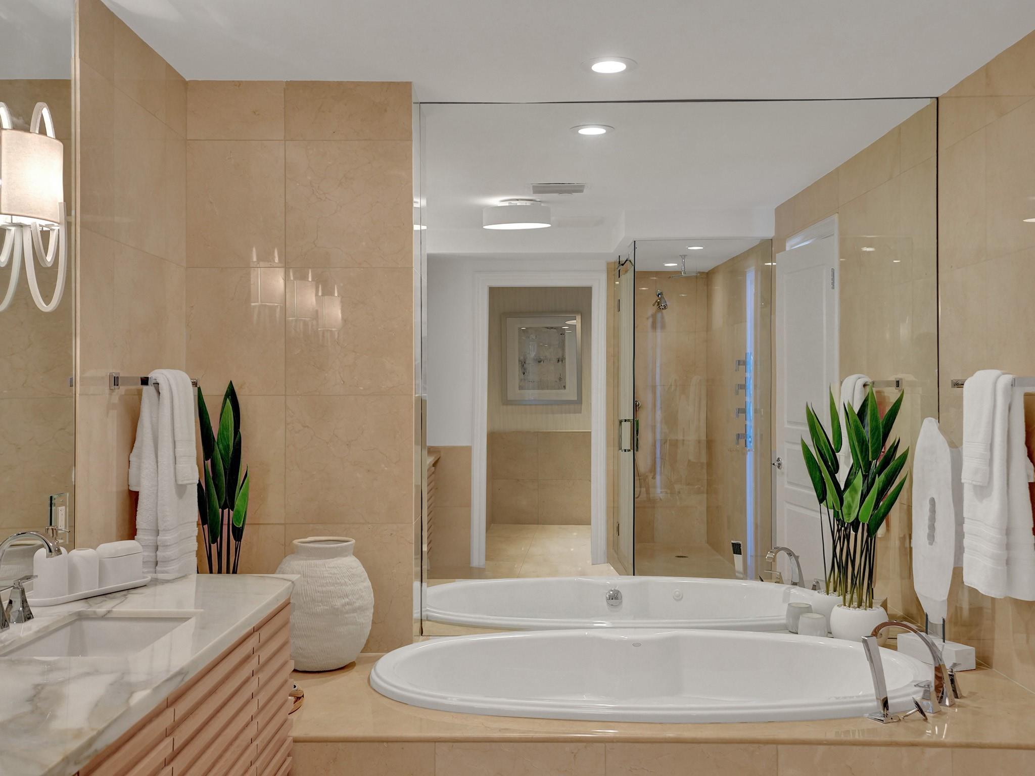 Ritz Carlton - Residential