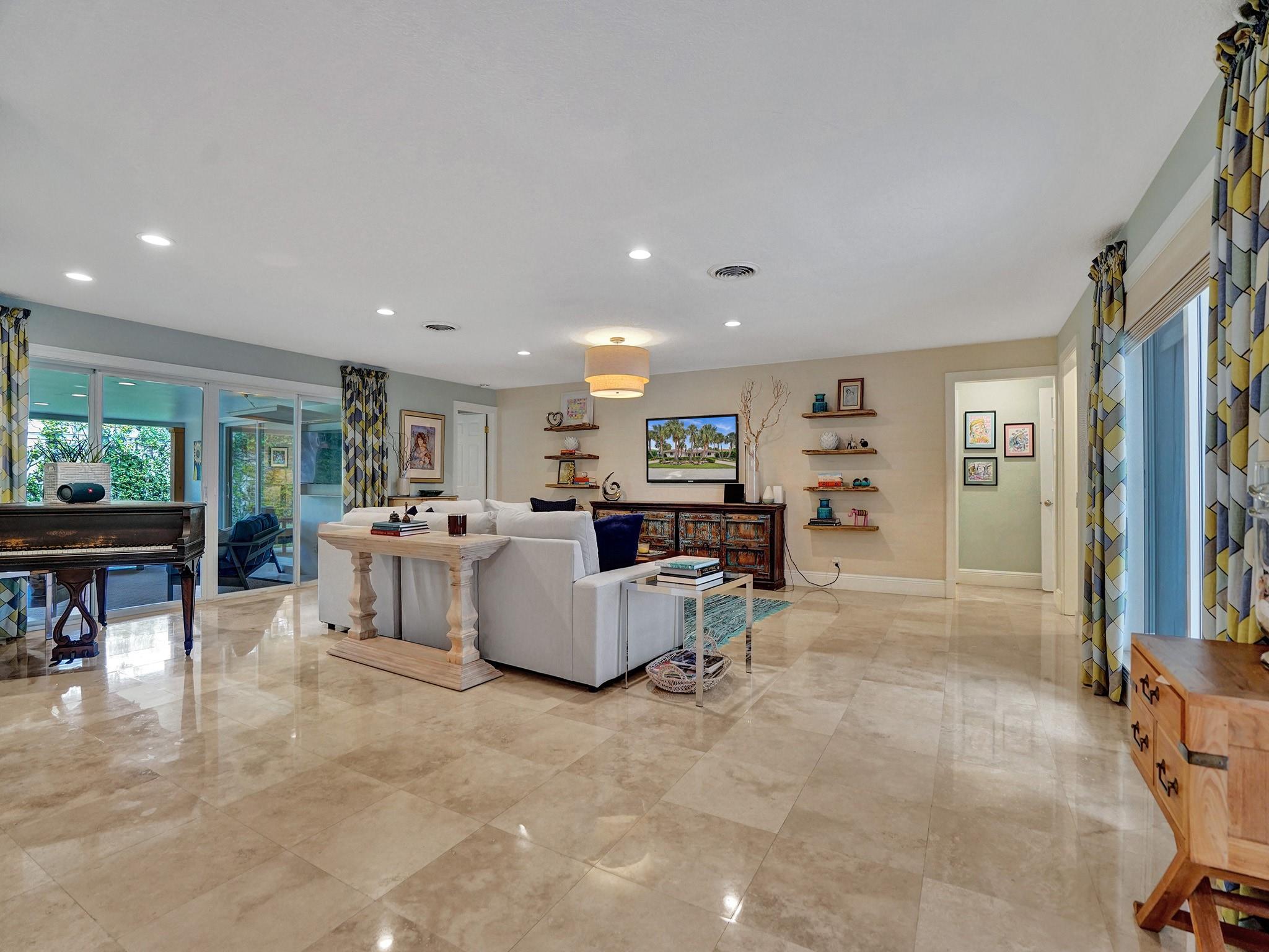 SEA RANCH LAKES - Residential