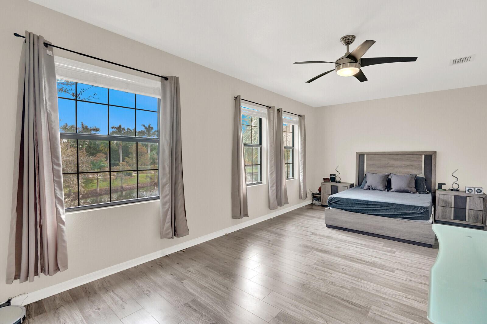 GRAMERCY SQUARE - Residential