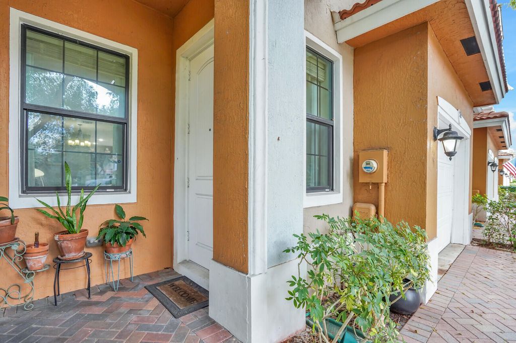 Photo of 5010 S Astor Circle, Delray Beach, FL 33484 (MLS # R11143987)