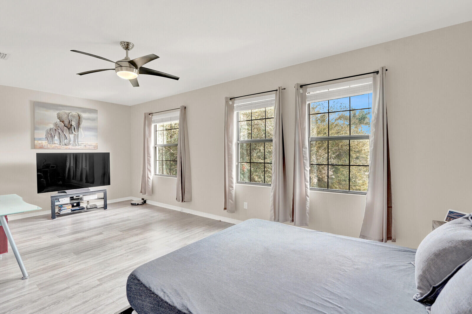 GRAMERCY SQUARE - Residential