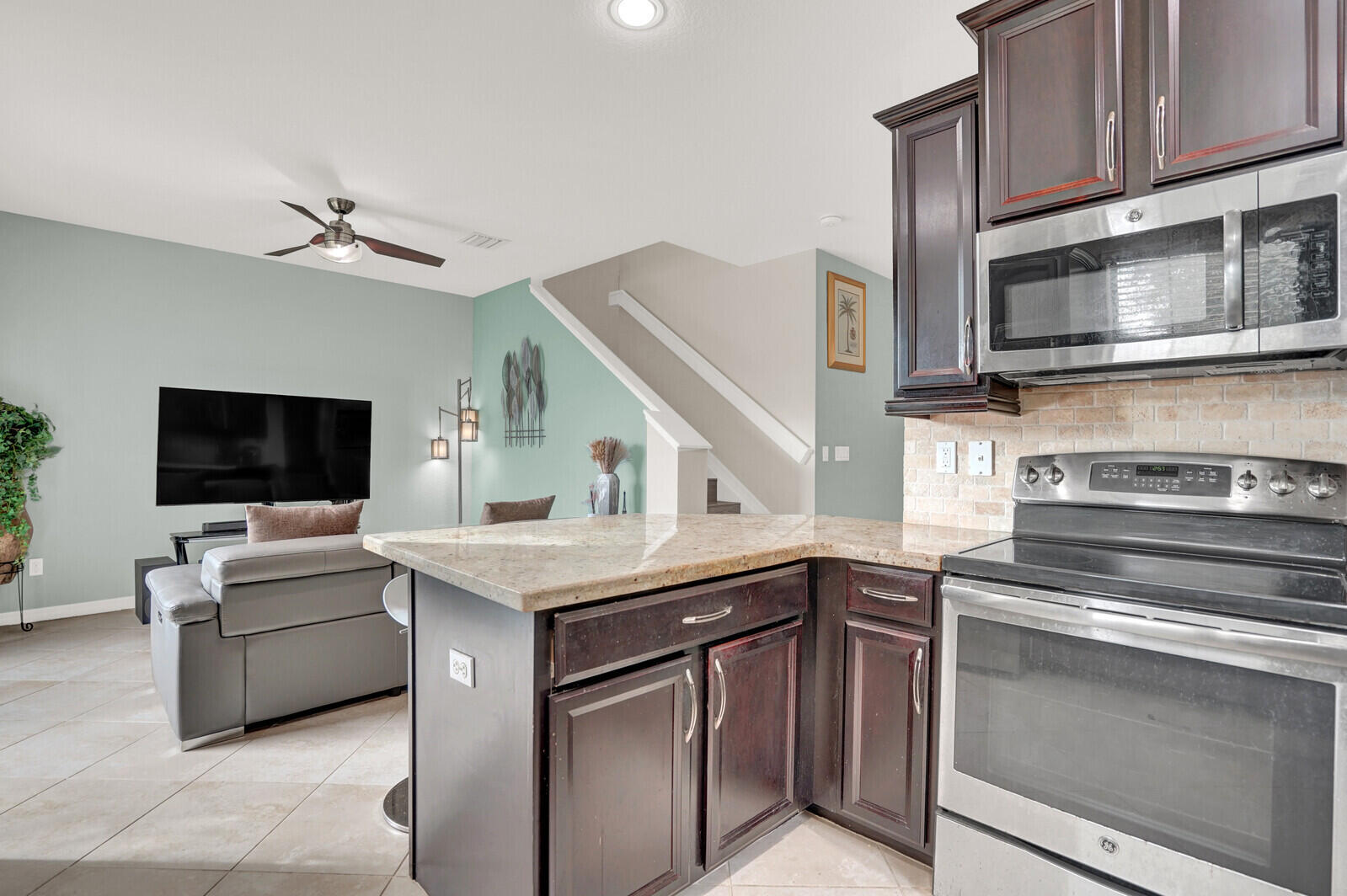 GRAMERCY SQUARE - Residential