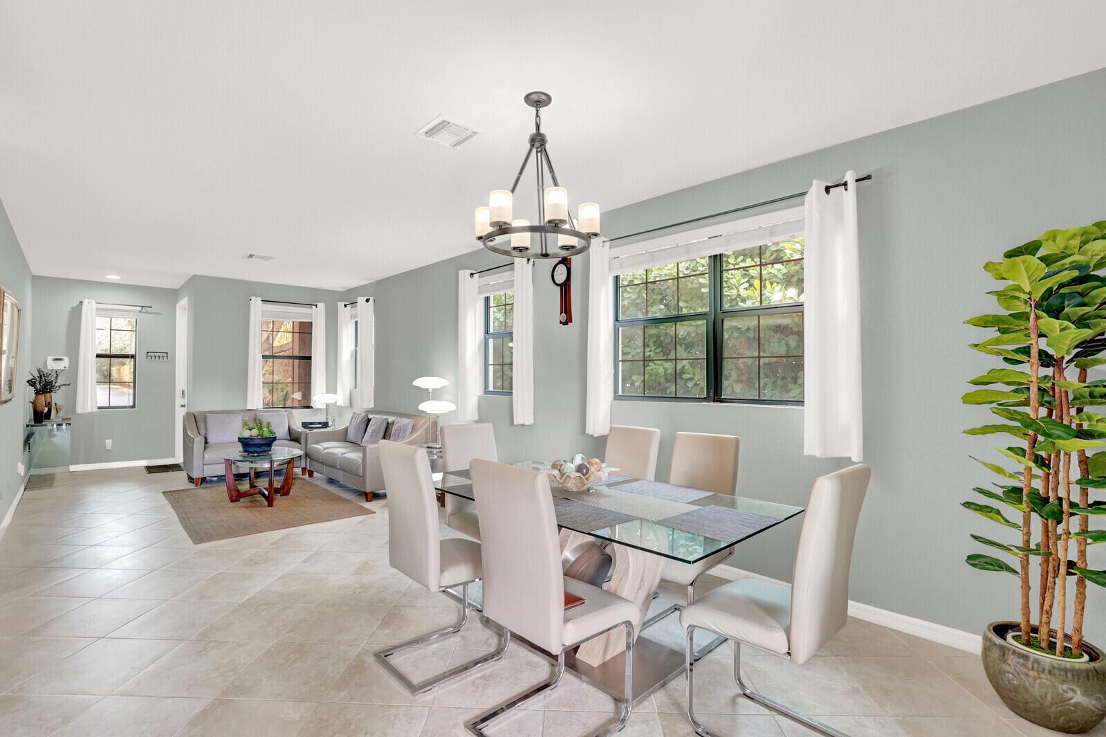 GRAMERCY SQUARE - Residential