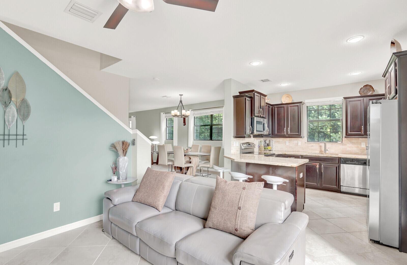 GRAMERCY SQUARE - Residential