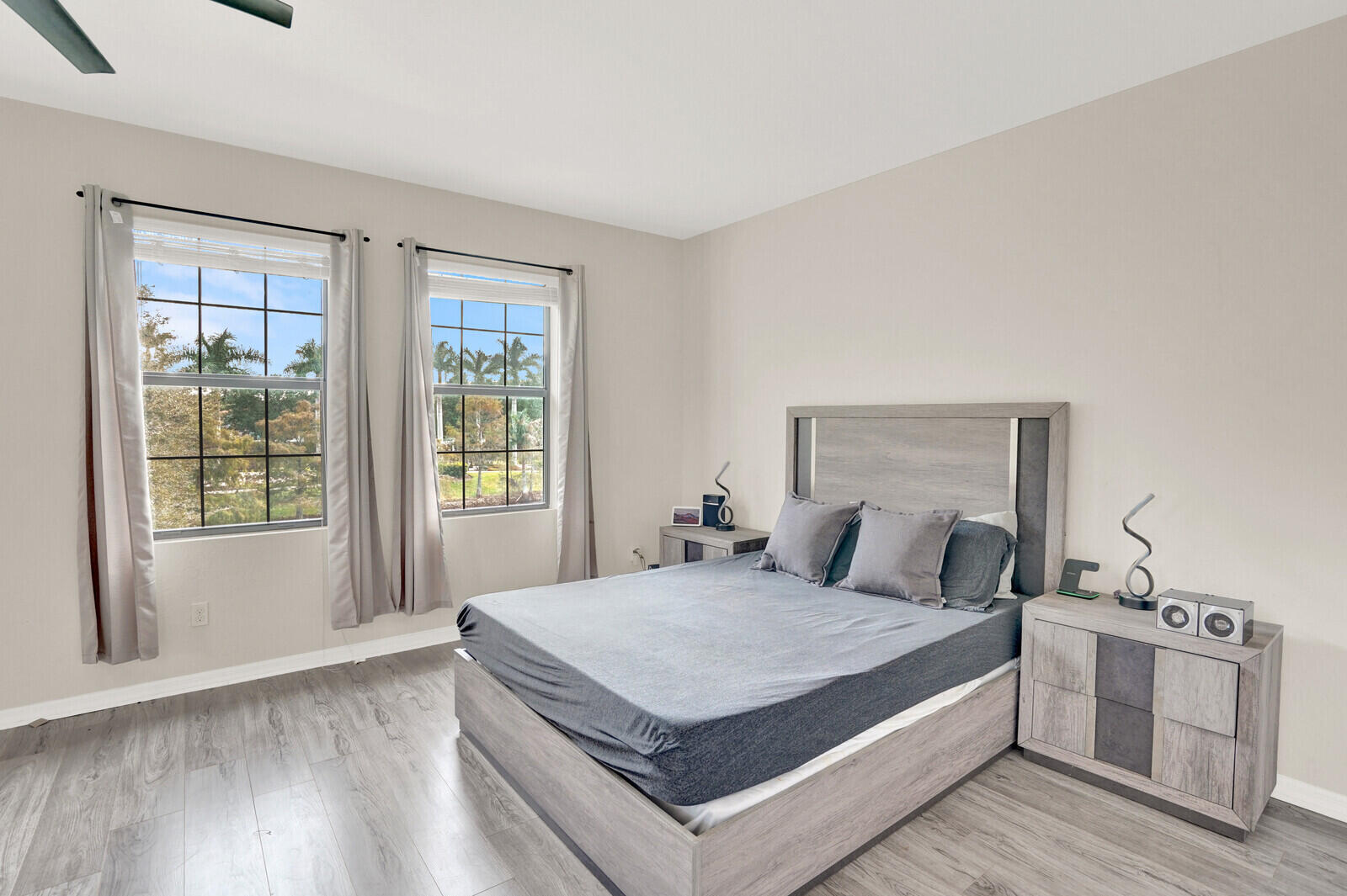 GRAMERCY SQUARE - Residential