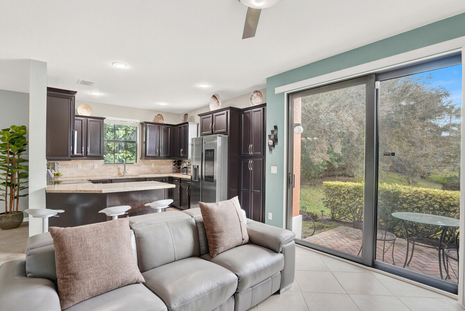 GRAMERCY SQUARE - Residential