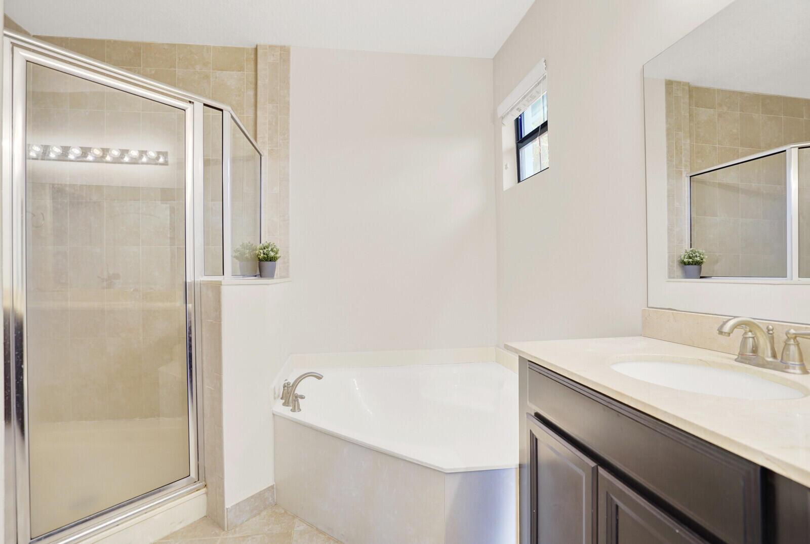 GRAMERCY SQUARE - Residential