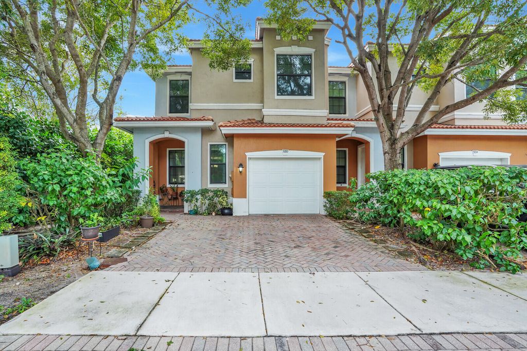 Photo of 5010 S Astor Circle, Delray Beach, FL 33484 (MLS # R11143987)