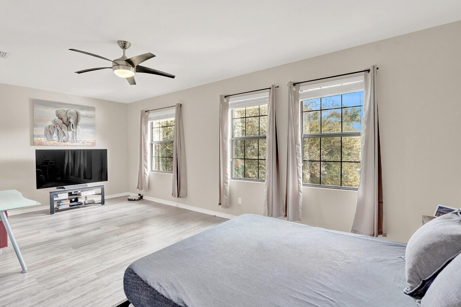 GRAMERCY SQUARE - Residential