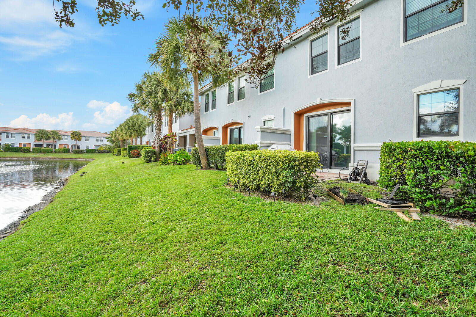 GRAMERCY SQUARE - Residential
