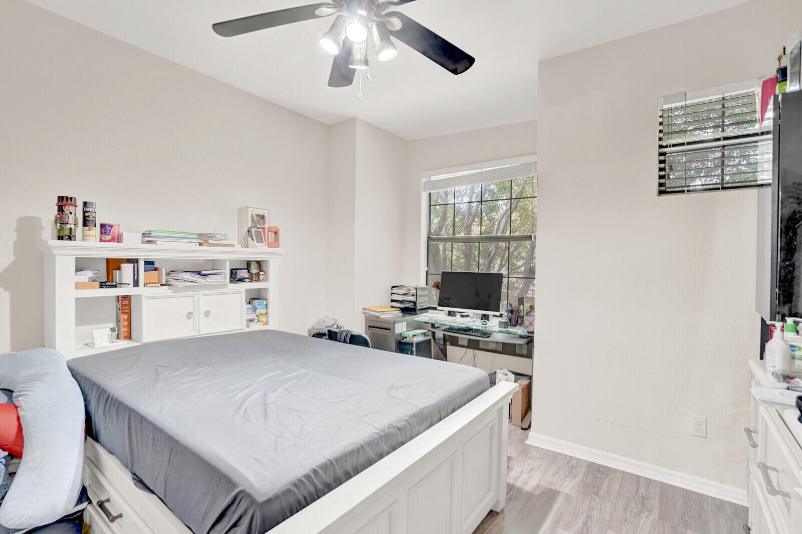 GRAMERCY SQUARE - Residential