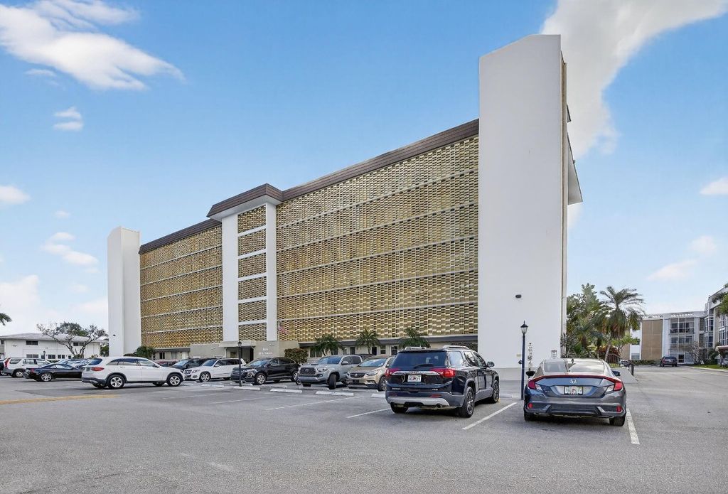 Photo of 3050 NE 16th Avenue #207, Oakland Park, FL 33334 (MLS # F10545026)