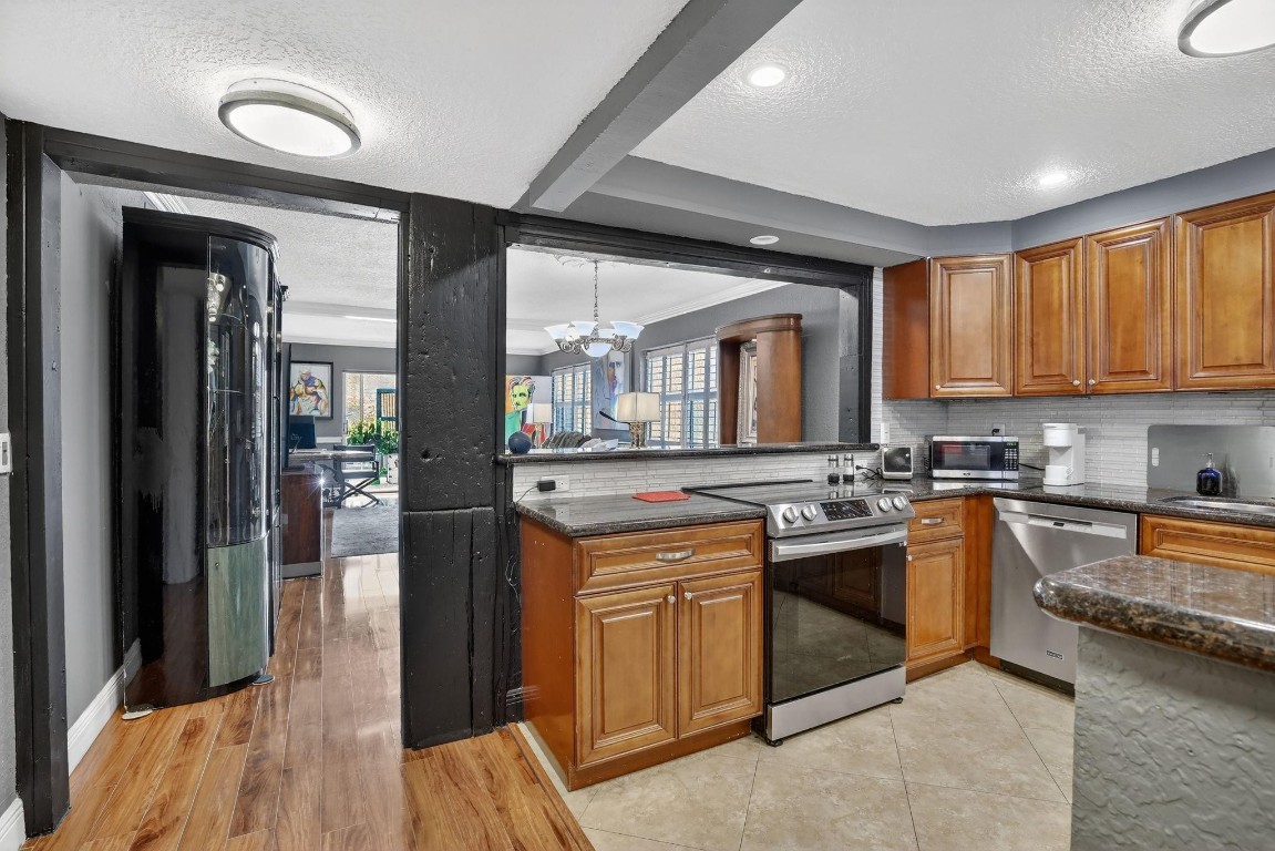 3050 NE 16th Avenue 207