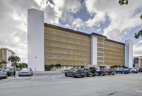 Tiny photo for 3050 NE 16th Avenue #207, Oakland Park, FL 33334 (MLS # F10545026)