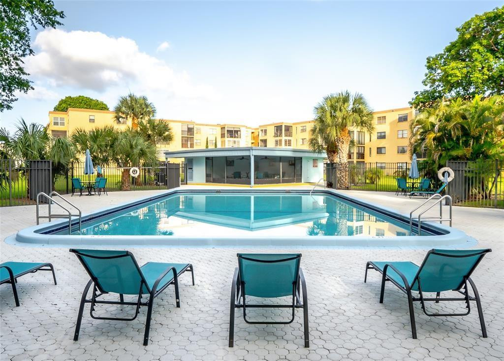 9440 SW 8th Street 308