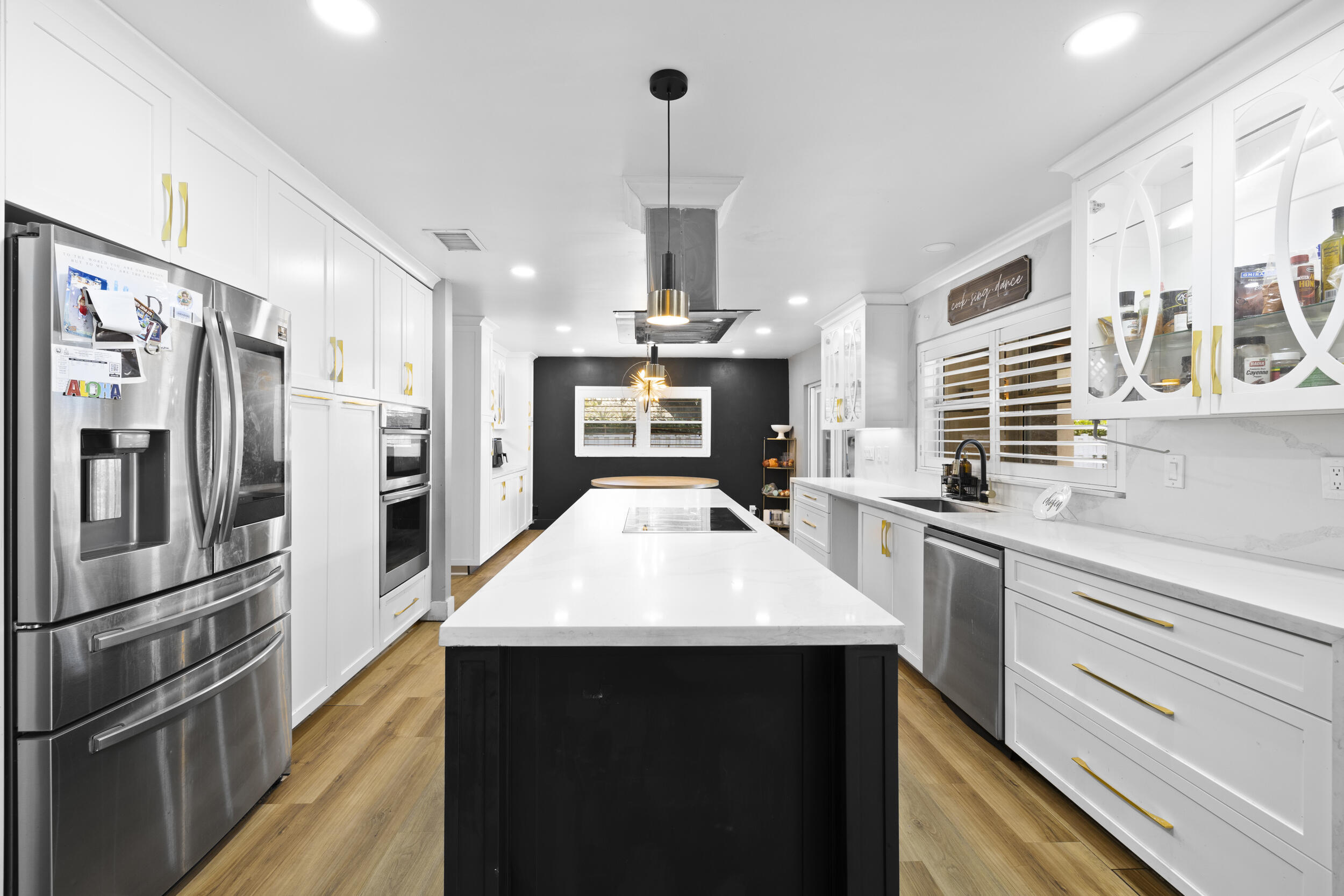 SHADOW WOOD - Residential