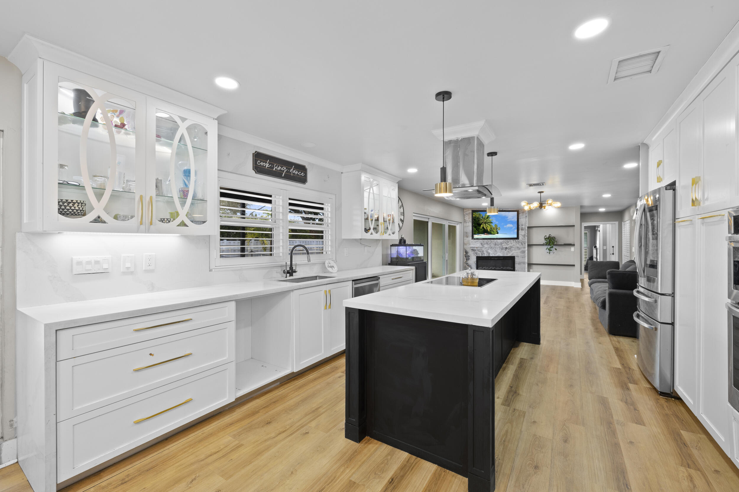 SHADOW WOOD - Residential