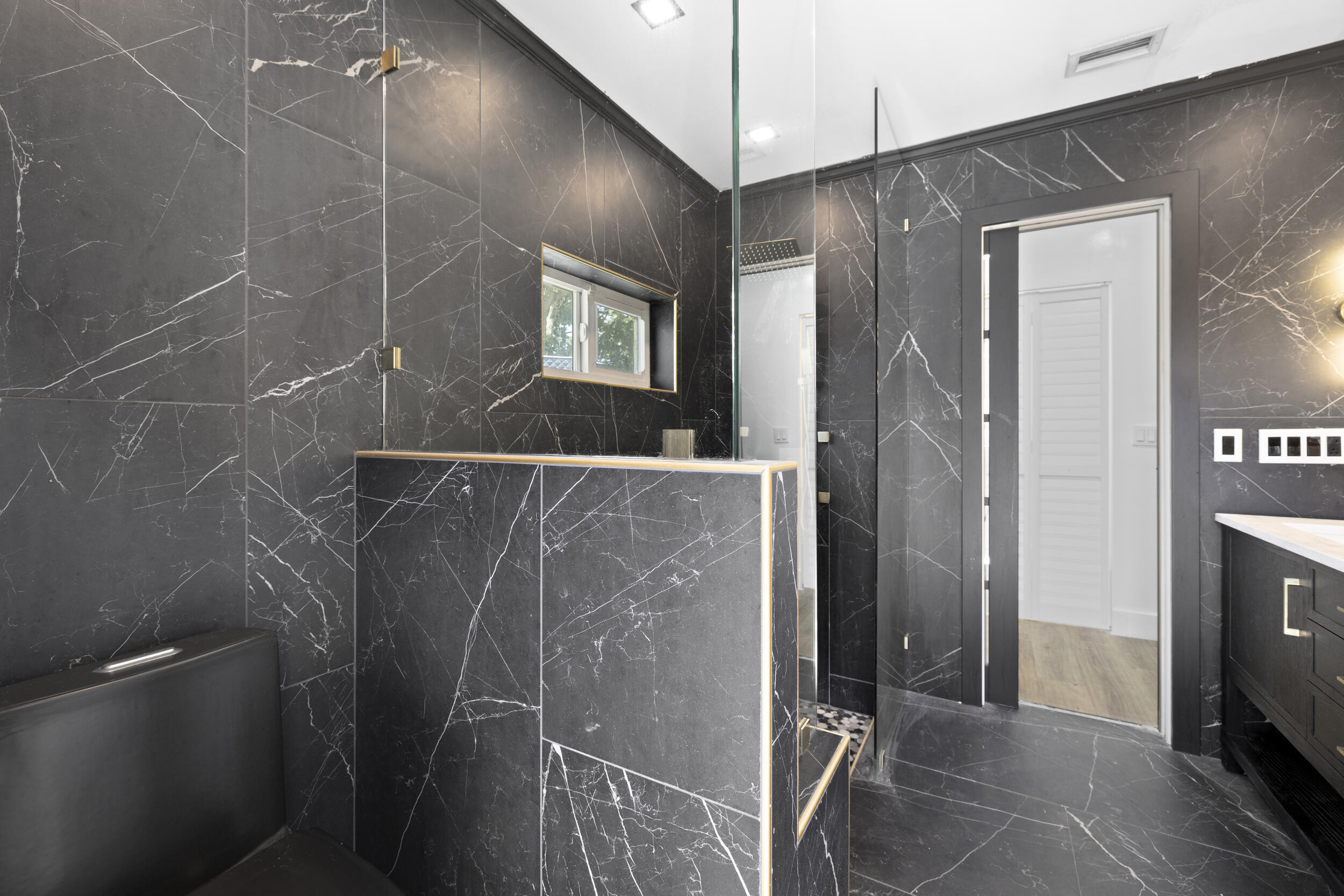 SHADOW WOOD - Residential