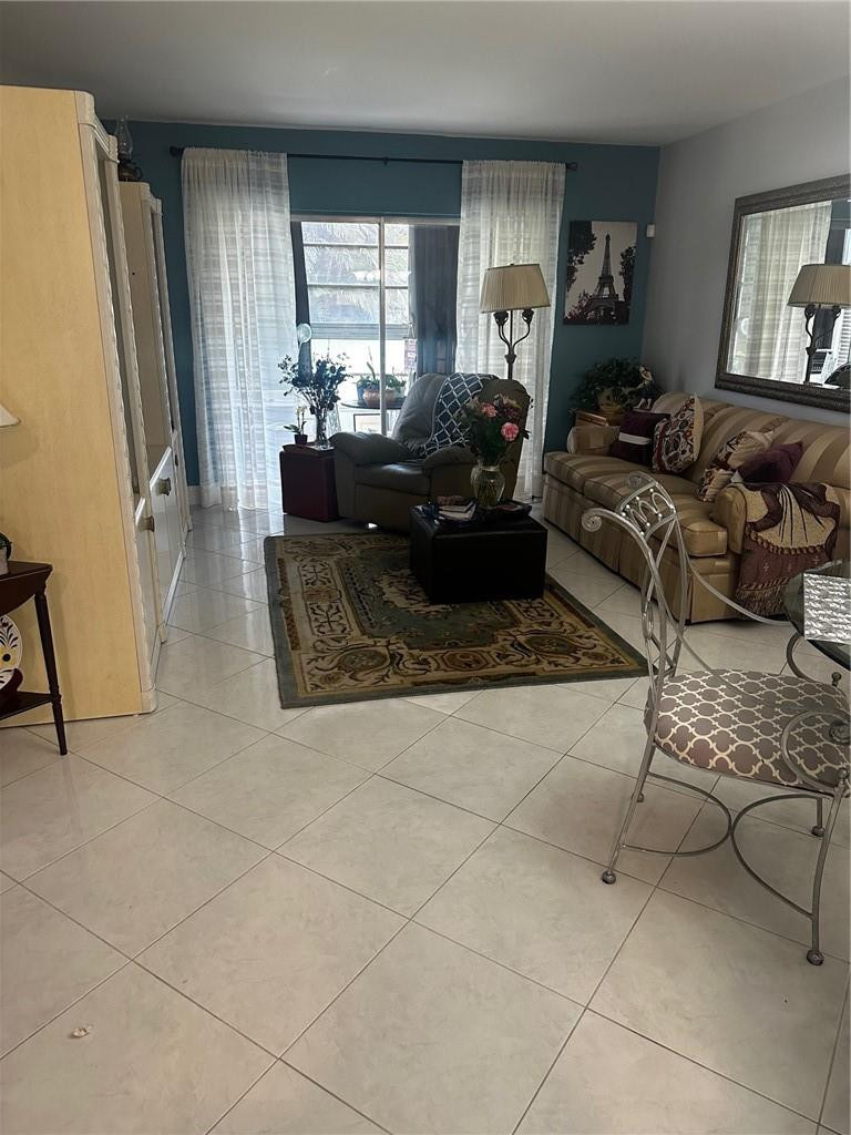 ELM GARDENS - Residential