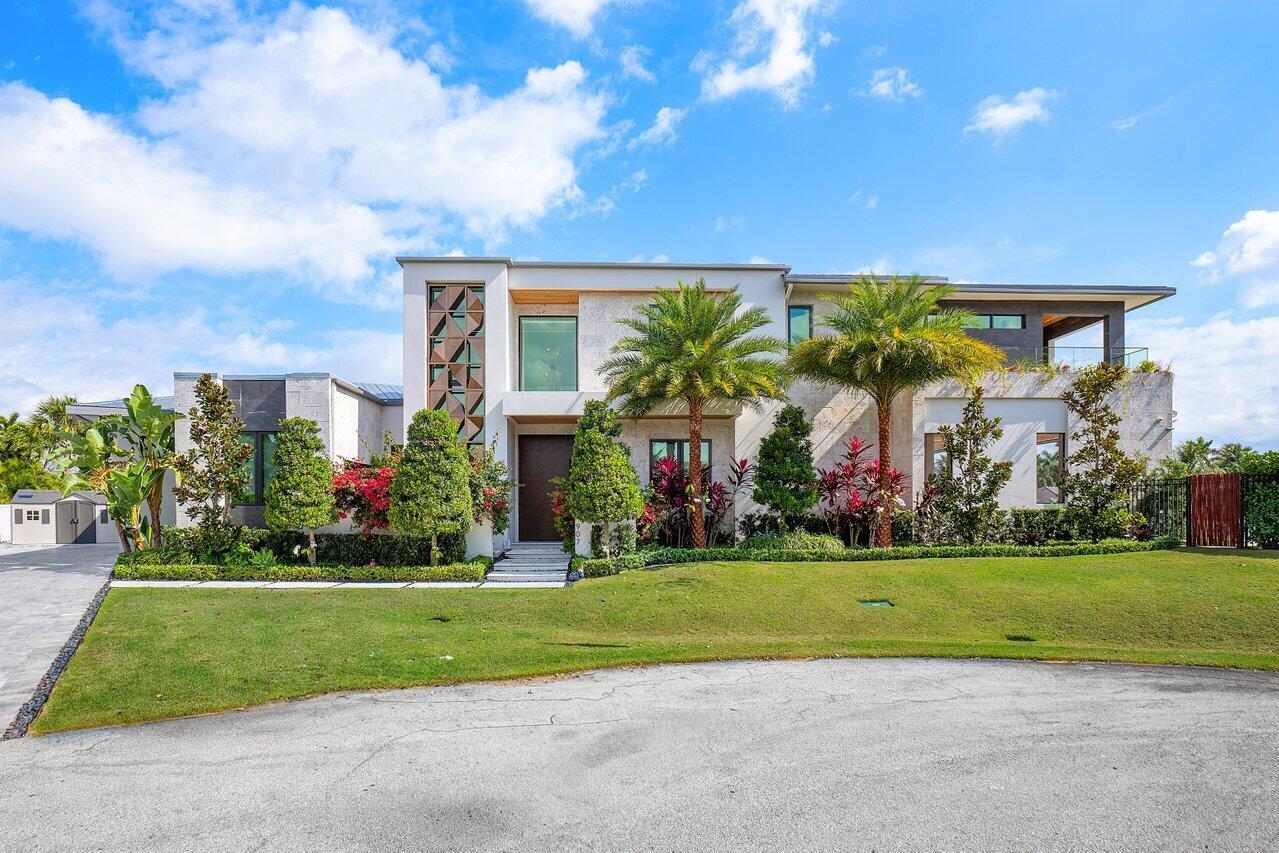 907 SW 37th Court