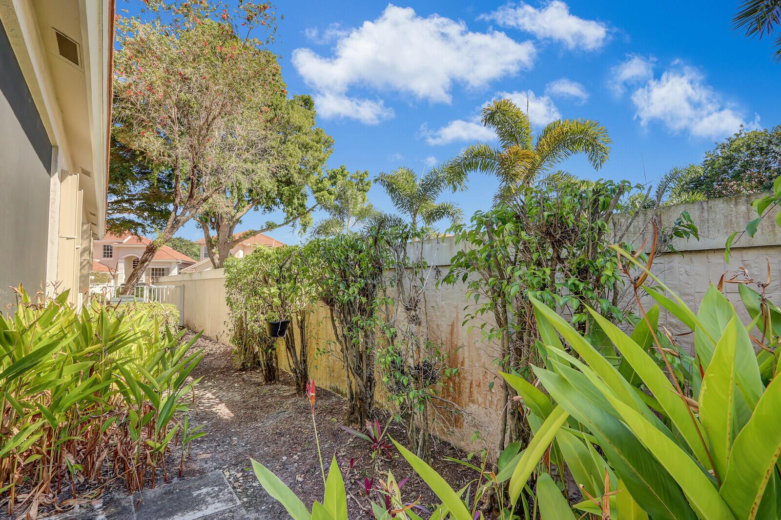 IBIS GOLF AND COUNTRY CLU - Residential