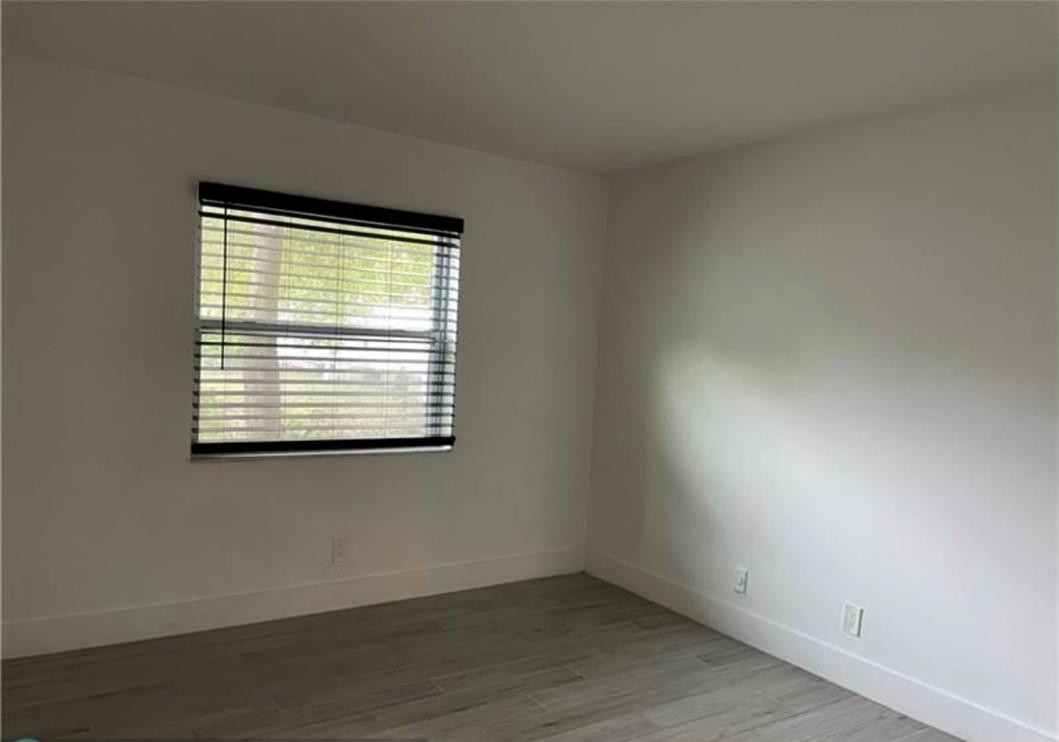 LAKESIDE AT TAMARAC CONDO - Residential