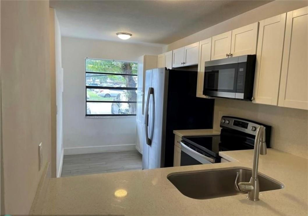 LAKESIDE AT TAMARAC CONDO - Residential