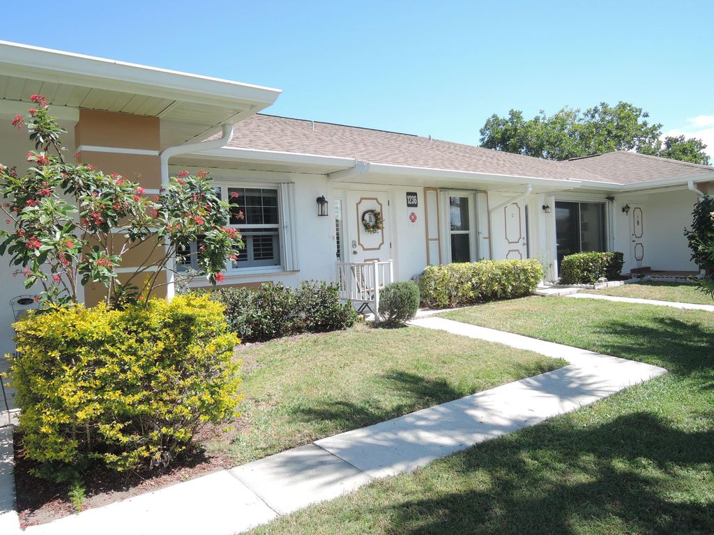 Photo of 1236 S Lakes End Drive #Apt A, Fort Pierce, FL 34982 (MLS # R10976790)