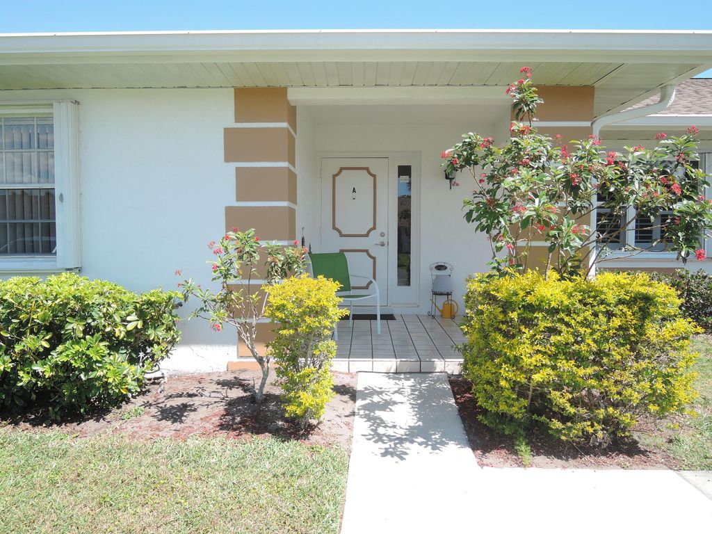 Photo of 1236 S Lakes End Drive #Apt A, Fort Pierce, FL 34982 (MLS # R10976790)