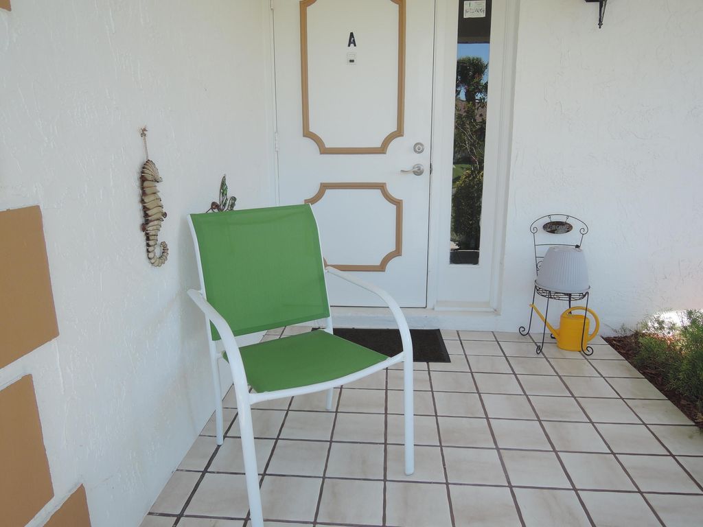Photo of 1236 S Lakes End Drive #Apt A, Fort Pierce, FL 34982 (MLS # R10976790)