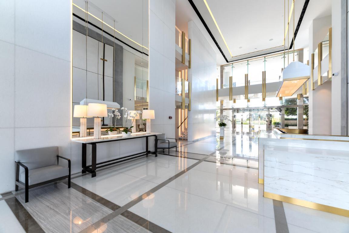 BRISTOL CONDO - Residential