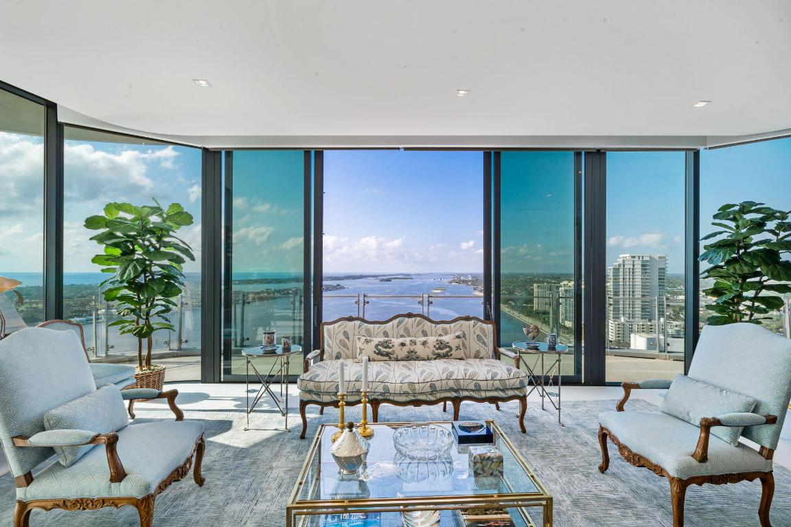 BRISTOL CONDO - Residential